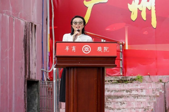 华人华商：传奇故事与未来展望