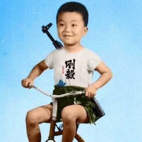 万项报道为何遗漏关键人物老董？