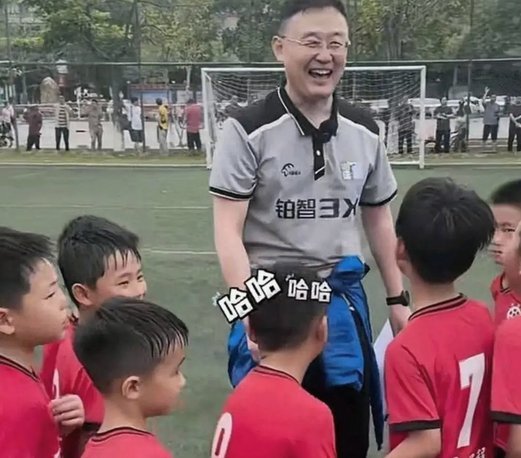 为何足球迷更信董路而非孙继海？